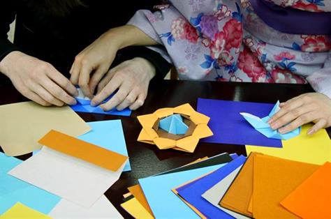 Уроки оригами в культурном центре сан