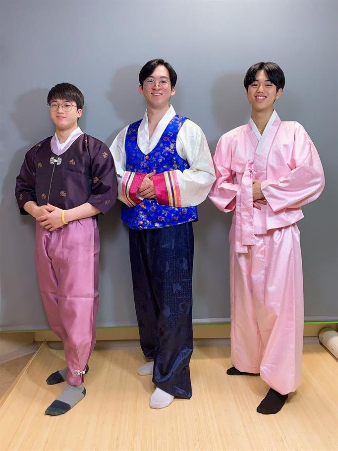 Аренда - мужская корейская одежда